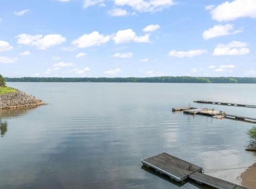 Dockside Dreamz 1 with beach and dock