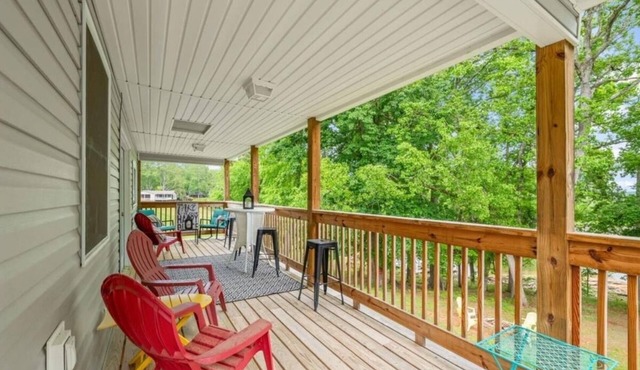 Dockside Dreamz- Full duplex lake fun for 12
