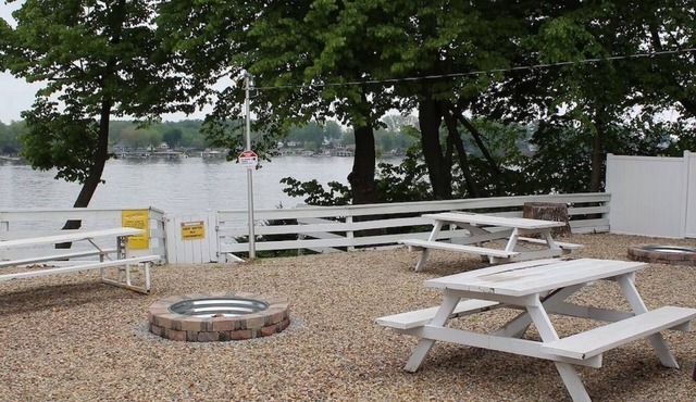Dockside Lake Resort