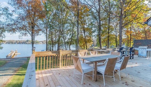 Dockside Retreat Lakefront Property for 10 Guests in Charming NC Town