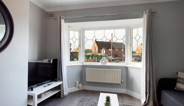 Dodhurst House by Our Home Short Stays