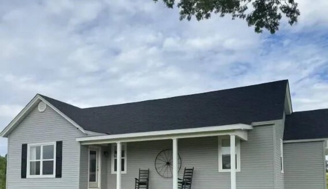 💦 Doe Ridge – Hilltop Country Home with Hot Tub ➠ 2049