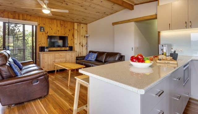 Doesntmatta - St Andrews Beach, Mornington Peninsula National Park a short walk away. Light airy bea