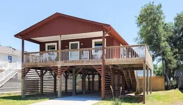 Dog & Family Friendly, 6' Gated Fence, Gated Porch