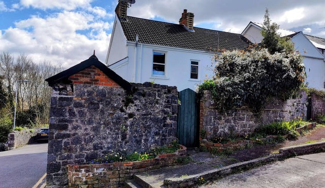 Dog & Family Friendly Exceptional Gower Seaside Cottage 10 mins to sandy Beaches