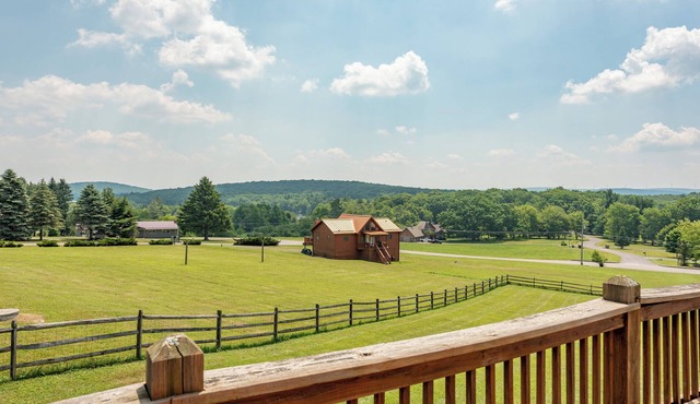 Dog & Family Friendly Lake Chalet w/Hot Tub