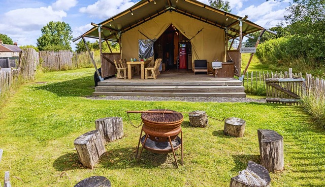 Dog friendly glamping accommodation with hot tub in Ripon, Yorkshire