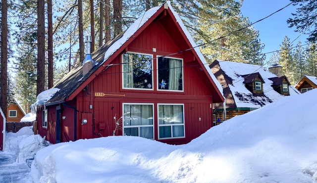 Dog-friendly 2-story cabin with loft, fireplace, board games, & wooded views