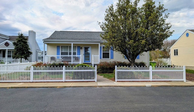 Dog-Friendly 3BR Ranch with Deck & Community Pool – Clearwater, Bethany Beach