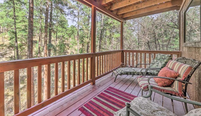 Dog-Friendly Alto Escape w/Hot Tub + Foosball!