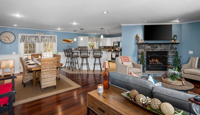 Dog friendly and spacious just minutes from Scusset Beach