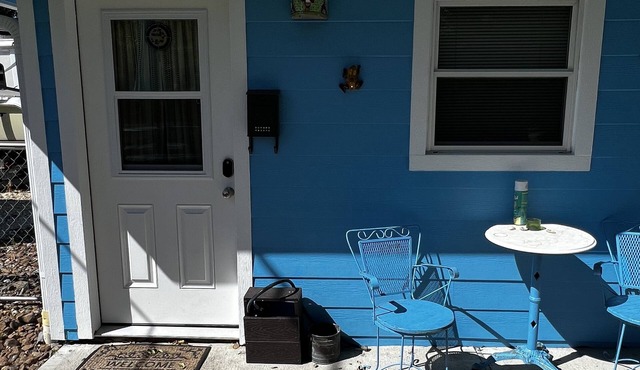 Dog friendly and beautiful waterfront guest house with Amenities
