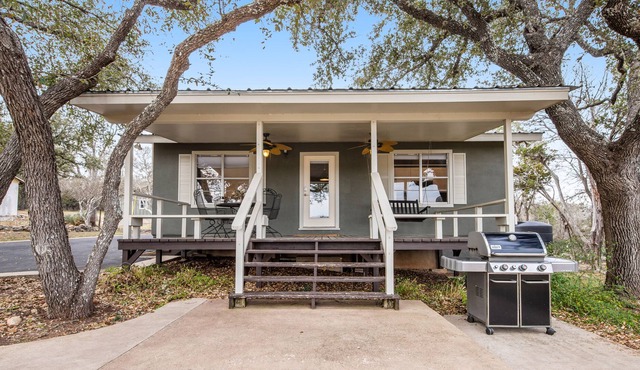 Dog-friendly and spacious lake view house with W/D and private beach