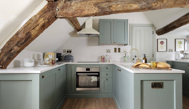 Dog Friendly Apartment - The Miller's Snug at Cowley House