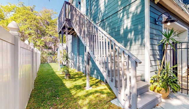 Dog-Friendly Apt w/Fenced Yard in Winter Park