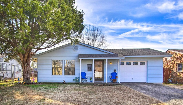 Dog-Friendly Bartlesville Retreat w/Yard!