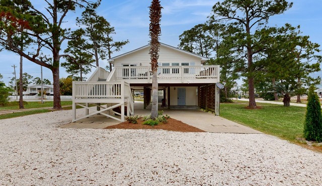 Dog-friendly bay-view home w/central AC - snowbirds welcome