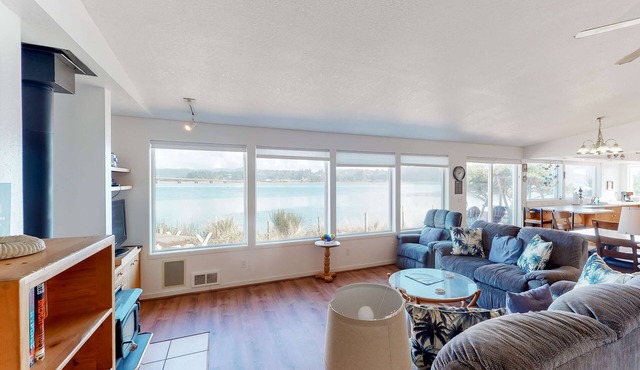 Dog-Friendly Bayfront Home with Private Hot Tub, Water & Bridge Views, Free WiFi