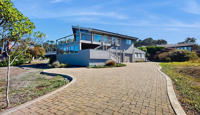 Dog-friendly beach house with private hot tub, indoor pool, WiFi & ocean views