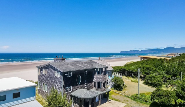 Dog-Friendly Beachfront Escape W/Large Deck, Free WiFi, Fireplace & Ocean View