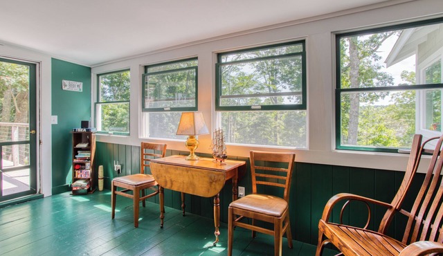 Dog-Friendly Boothbay Harbor Bungalow: Walk to Town & Explore