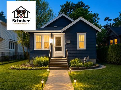 Dog-Friendly Bungalow Near Lake Nokomis