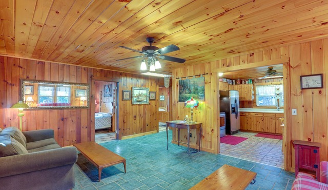 Dog-Friendly Burnsville Home w/Patio & Trails!