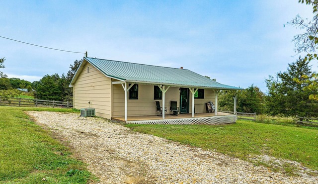 Dog-Friendly Cabin w/Yard Near Auxvasse Creek!