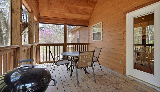 Dog-Friendly Cabin Near Silver Dollar City, Onsite Golf Course & Free Tickets