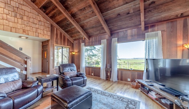 Dog-friendly cabin w/beautiful pasture and bay views and near the ocean