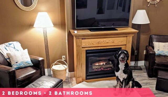 Dog-Friendly Canal Park Condo| Hot Tub| Pool