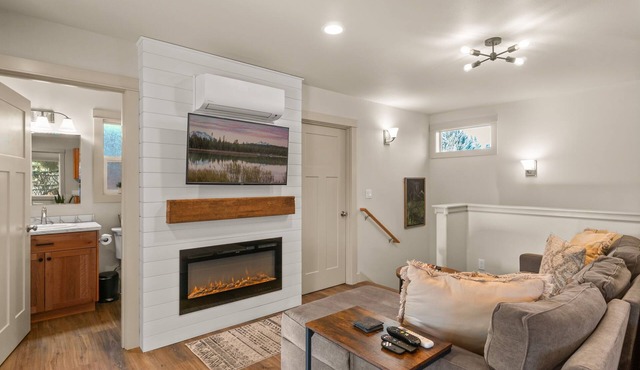 Dog Friendly~Central Location~Modern Construction