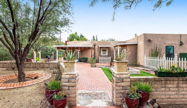 Dog-friendly charming historic home with patio, central AC, & washer/dryer