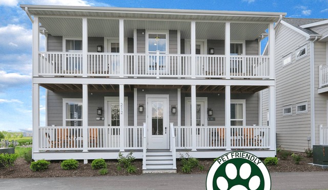 Dog Friendly Condo | Navvy Town Neighborhood