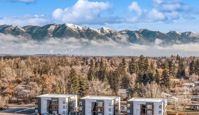 Dog Friendly condo with kitchen, patio & W/D - great location