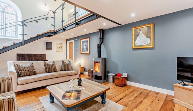 Dog friendly converted chapel - Chapel House