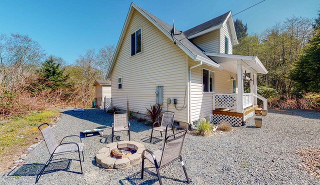 Dog Friendly Cottage Near Downtown with Firepit Private Hot Tub WiFi and Laundry