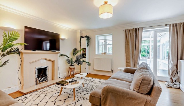 Dog friendly Cotswold cottage - 5 Stone Cottage