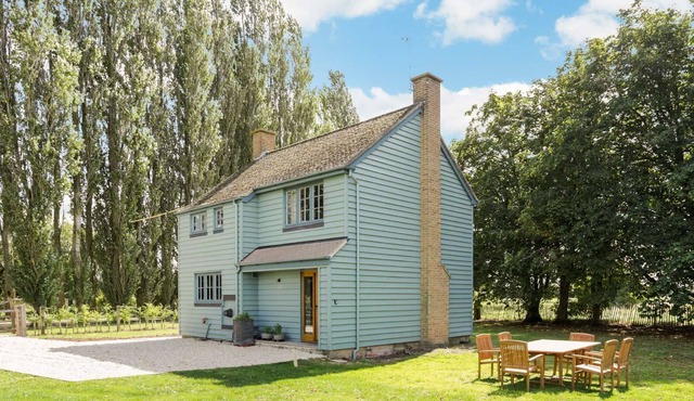Dog friendly Cotswold holiday cottage near Oxford - Meadow Cottage