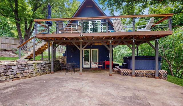 Dog-friendly cottage close to Prairie Creek & boat ramp - boat parking on-site