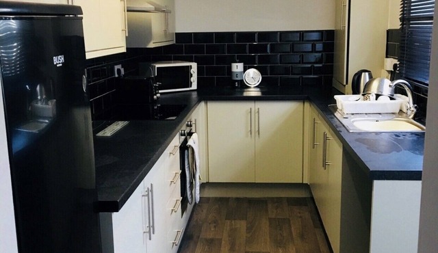 Dog friendly cottage, town centre, close to the beach, WI-FI & parking included.