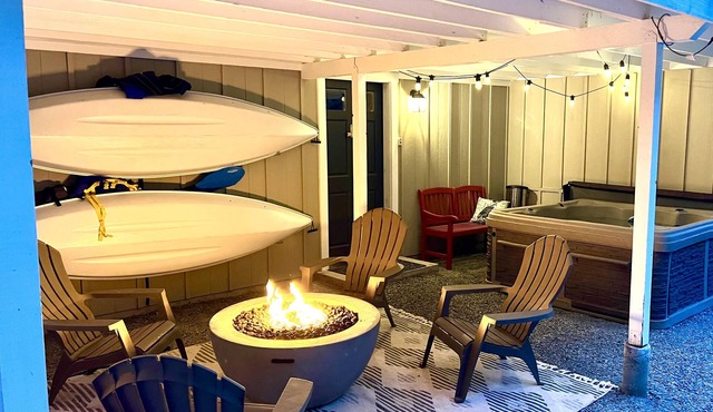 Dog-Friendly Cottage with hot tub, kayaks, e-bike