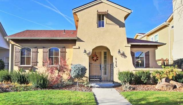 Dog Friendly Cozy Quiet Eagle ID Home sleeps 6