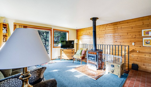 Dog-friendly downtown home moments from the beach w/distant ocean views