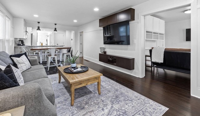 DOG FRIENDLY! EPIC Hyde Park Location! Remodeled 1940 Bungalow w/TV's Galore!