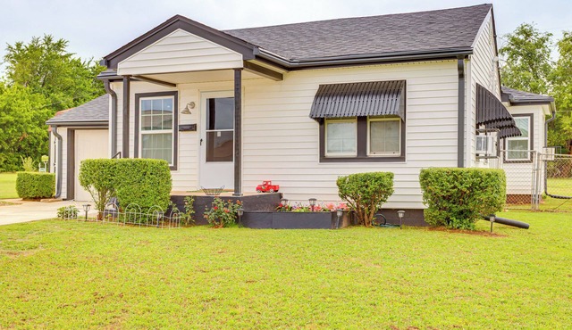 Dog-Friendly Extended Stay, 3 Mi to Dtwn OKC!