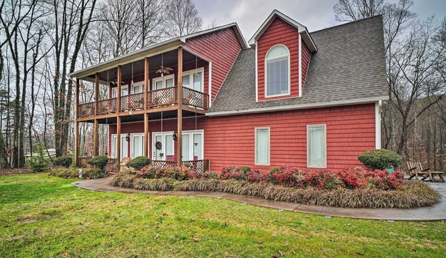 Dog-Friendly Family Home Steps to Norris Lake