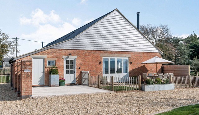 Dog friendly holiday home with superb garden and rural location - Ridge Barn