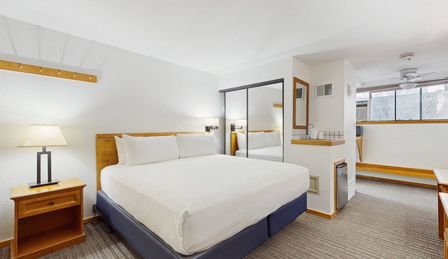 Dog-friendly gem on Main Street - pool & hot tub - walk to lifts, ground-floor
