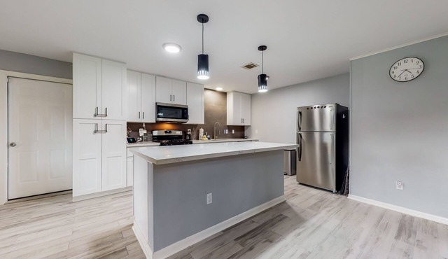 Dog-Friendly getaway with WiFi, central AC, washer/dryer, & fenced, grassy yard